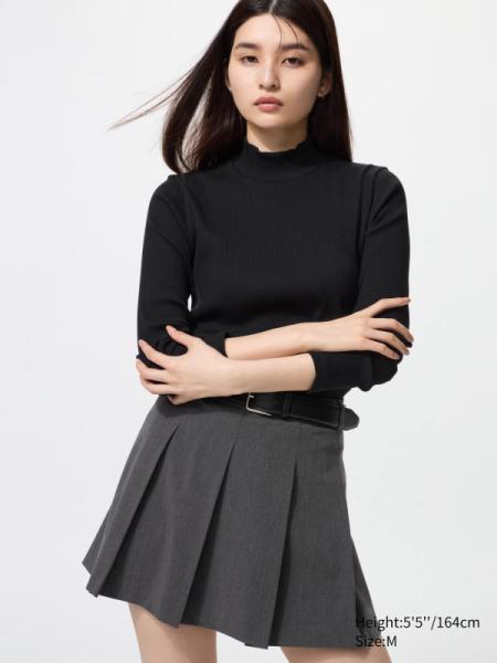 Ribbed High Neck T-Shirt (EN) - Negro